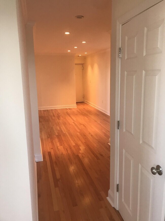 Building Photo - 85 Brattle St
