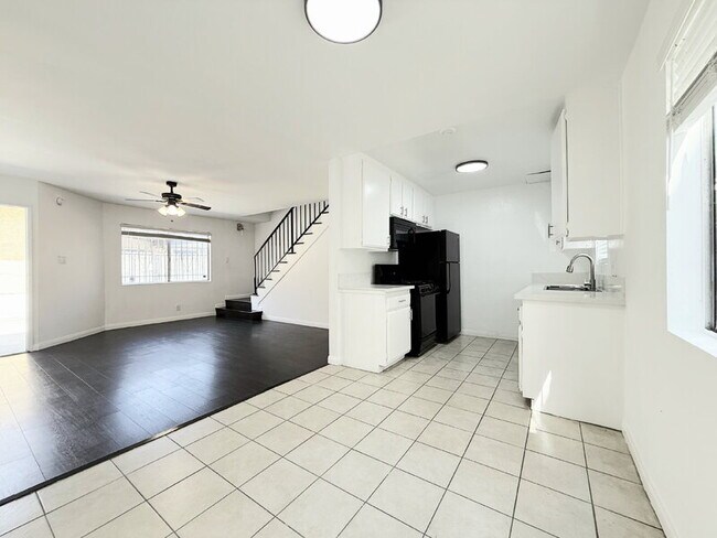 Building Photo - 1343 W 36th St