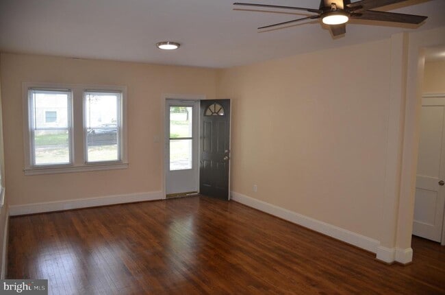 Building Photo - 6912 Mackson Dr