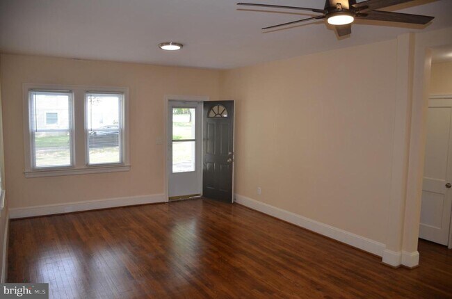 Foto del edificio - 6912 Mackson Dr