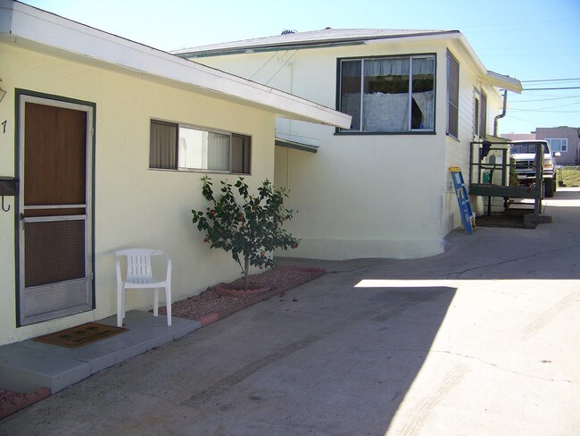 Building Photo - 2615 Buena Vista Ave