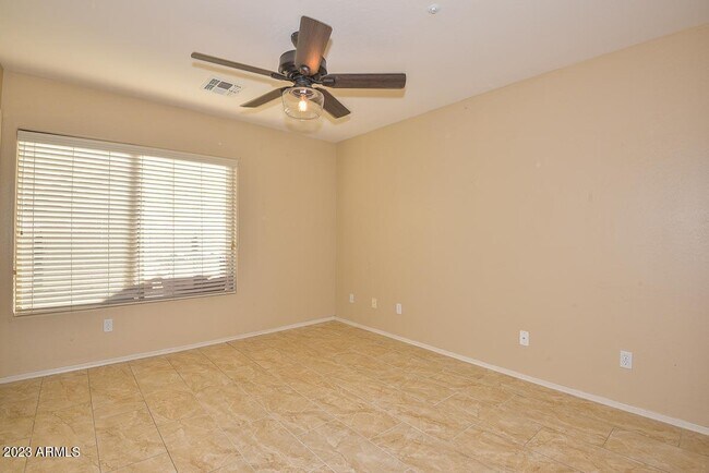 Building Photo - 9814 W Rock Springs Dr