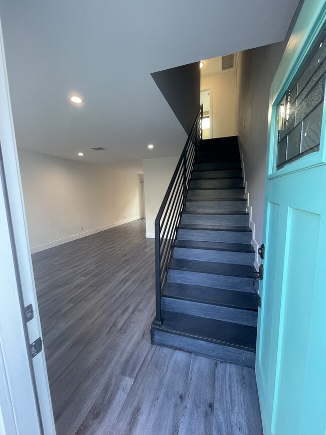 Entrance - 11683 Oxnard St