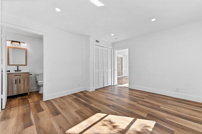 Foto del edificio - 2710 NE 48th Ct