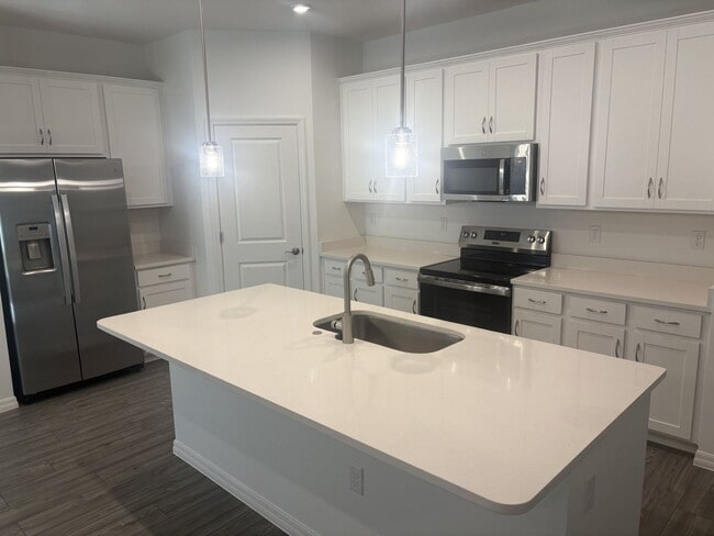 Building Photo - New construction!!