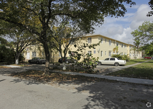 Building Photo - Hampton Green Apartments