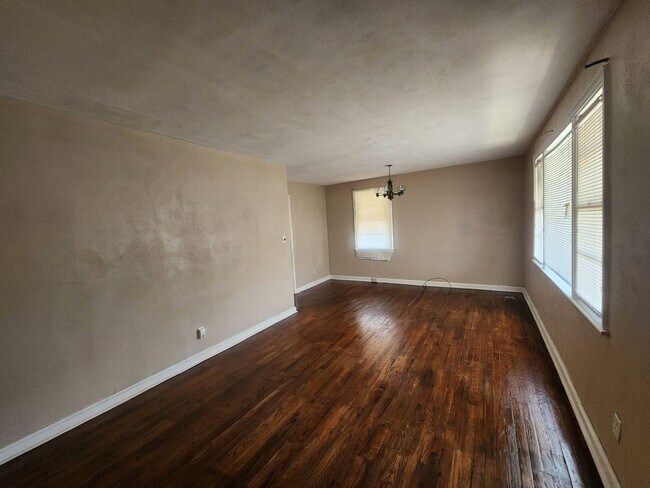 Foto del edificio - 3 Bedroom 1 Bath home in Midtown Columbus