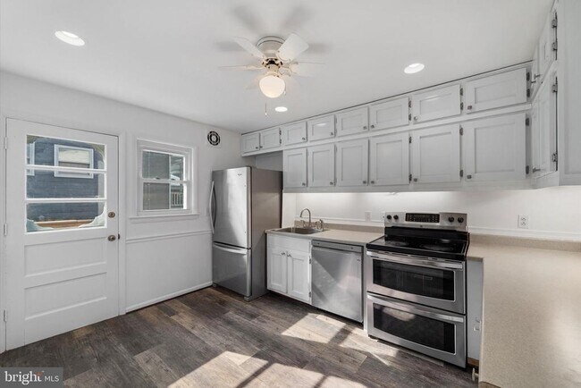 Foto del edificio - 9012 Vernon View Dr