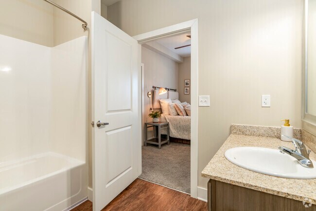 Baño en suite - Yugo Charlotte College Downs