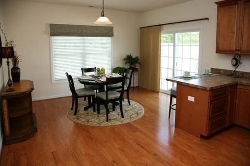 Building Photo - Townhouse for Rent in Mount Crawford