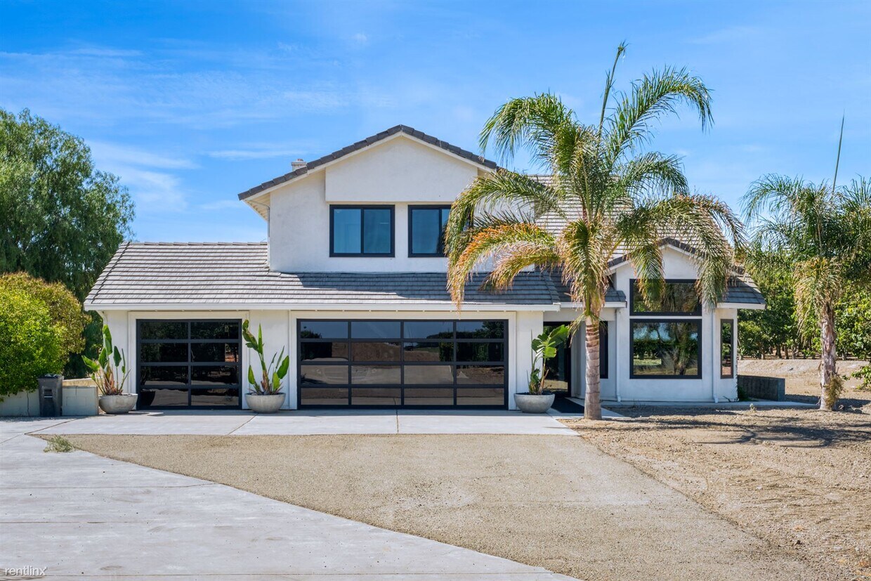 Foto principal - 29879 S Chrisman Rd