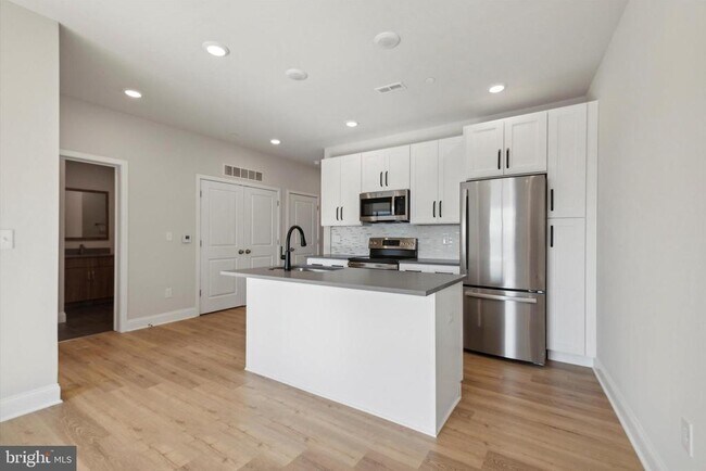 Foto del edificio - 2157 E Lehigh Ave