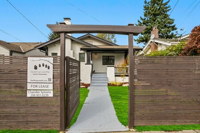 Building Photo - Fresh Air-Conditioned West Seattle Craftsman