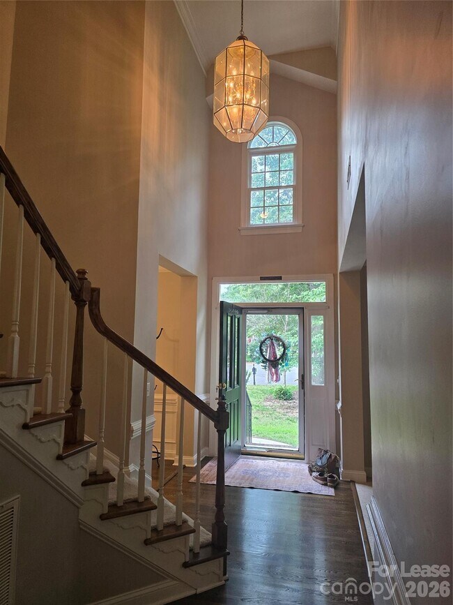 Foto del edificio - 8800 Ferngrove Ct