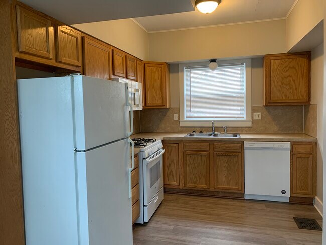 Foto del edificio - 8 Dean St NE