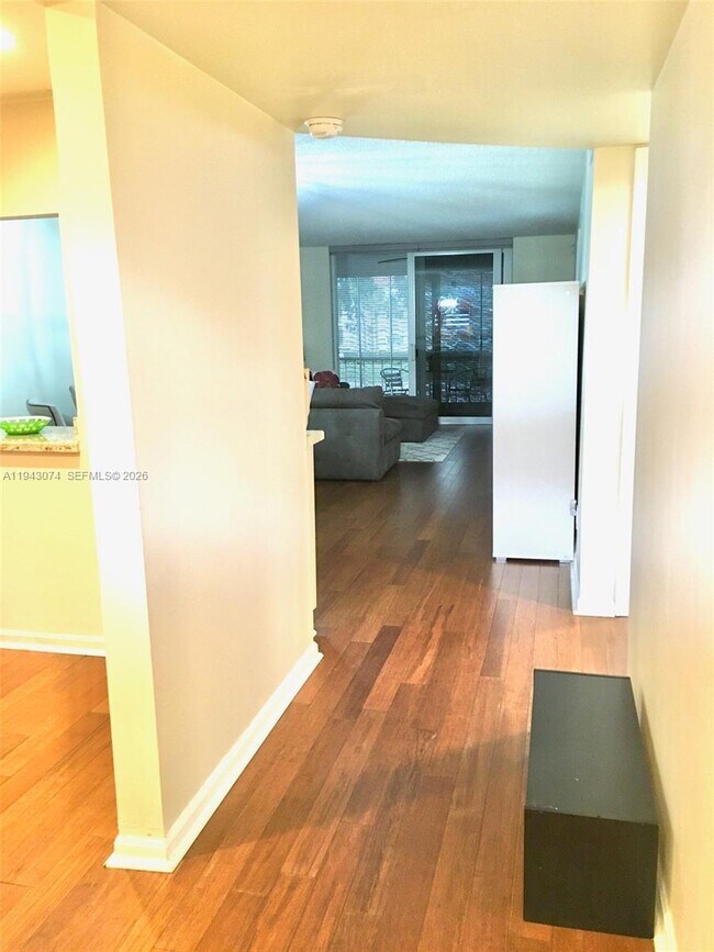 Foto del edificio - 8980 S Hollybrook Blvd