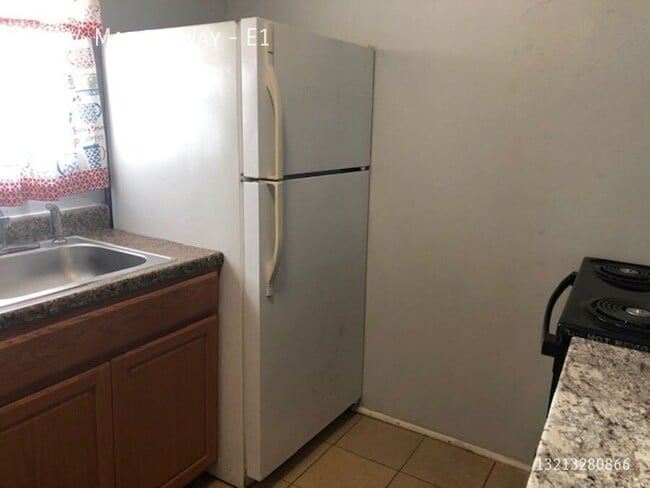 Building Photo - 10534 Marina Way