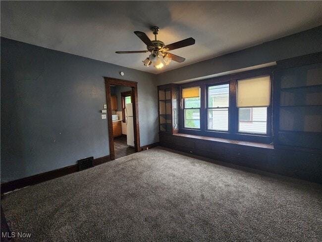 Building Photo - 11321 Parkview Ave