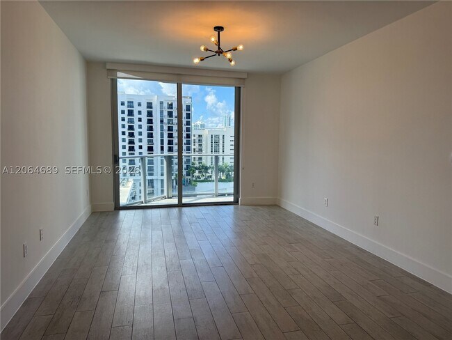 Foto del edificio - 1010 SW 2nd St