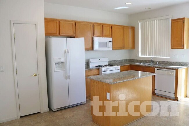 Building Photo - 5616 Deer Run Ct