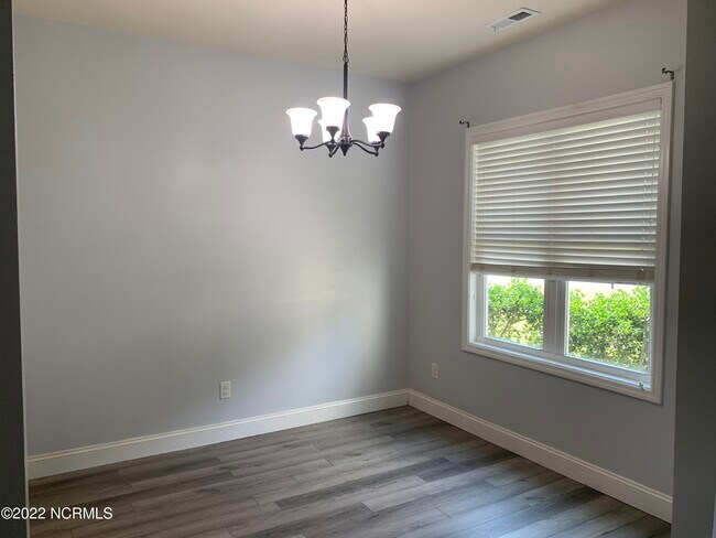 Building Photo - 414 Peregrine Ridge Dr