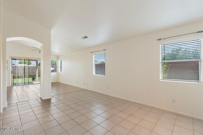 Foto del edificio - 10833 W Elm Ln