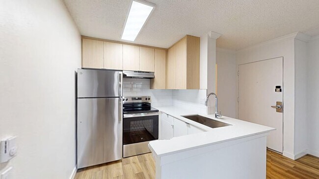 Interior Photo - Eight 80 Newport Beach