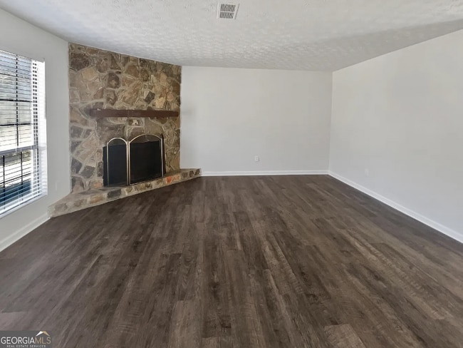 Foto del edificio - 4674 Hairston Crossing Way