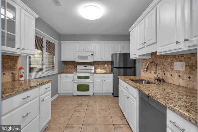 Foto del edificio - 1065 Cedar Ridge Ct