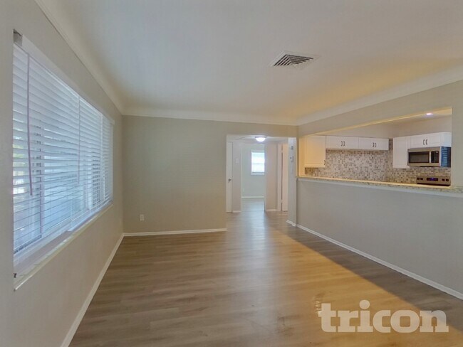 Foto del edificio - 6630 17th Ln N