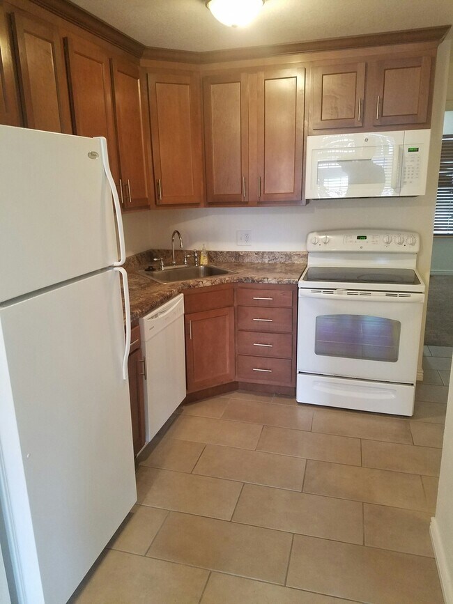 Building Photo - One Bedroom Condominium