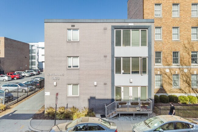 Foto del edificio - 1423 Newton St NW