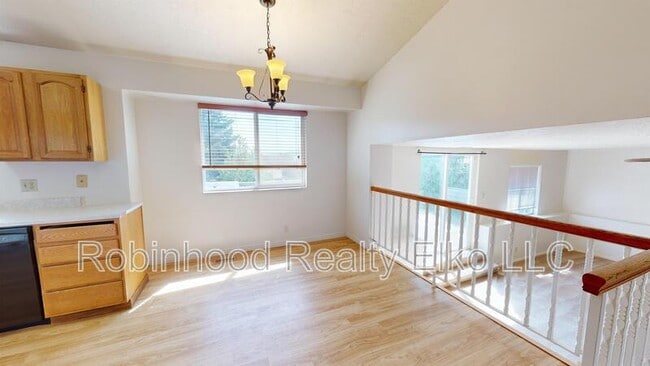 Foto del edificio - 2316 Sierra Dr