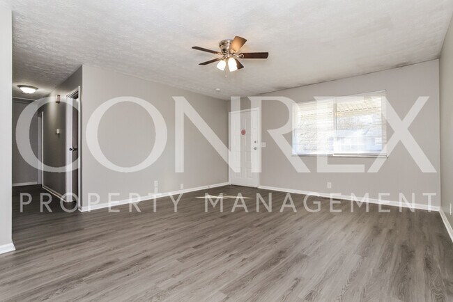 Building Photo - Gorgeous 3 Bedroom Home