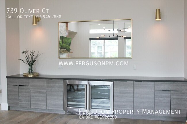 Foto del edificio - 739 Oliver Ct