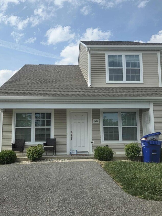 Foto principal - 625 Pin Oak Dr NW
