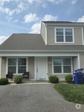 Building Photo - 625 Pin Oak Dr NW