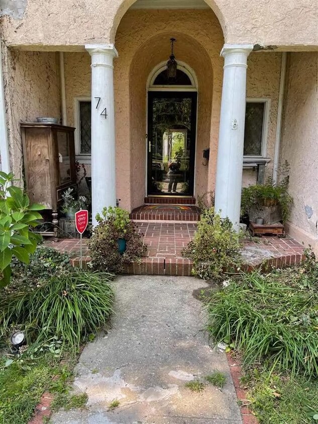 Primary Photo - 74 S 18th St