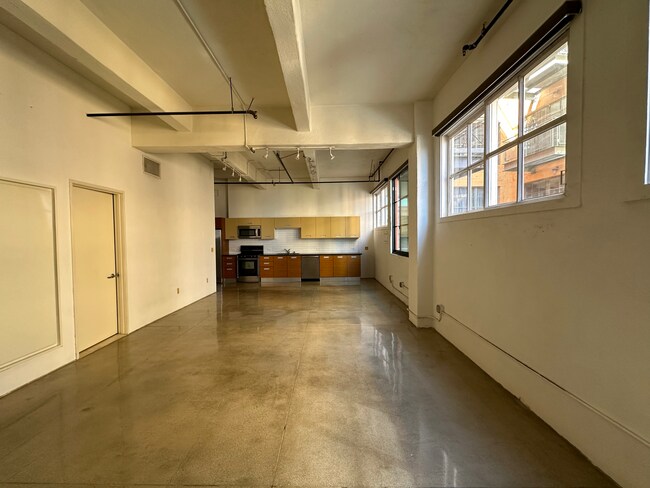 Foto del edificio - 738 S Los Angeles St