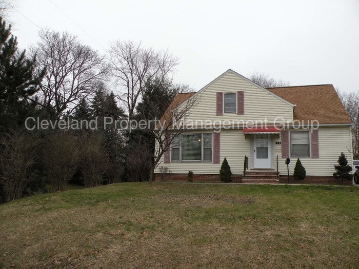 Primary Photo - 1611 Warrensville Center Rd