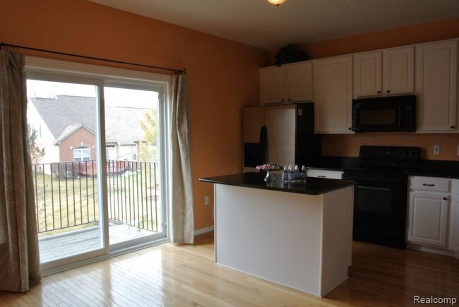 Foto del edificio - 646 Cherry Orchard Rd
