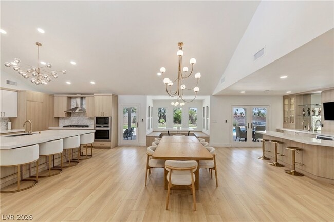 Building Photo - 4045 W Mardon Ave