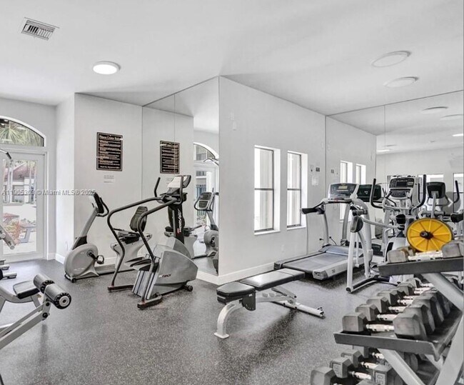 Foto del edificio - 530 S Park Rd