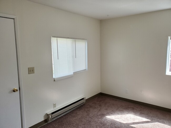 Building Photo - 1518 T Ave