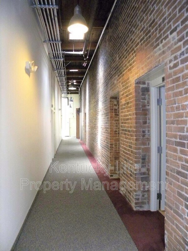 Building Photo - 222 Bolivar St
