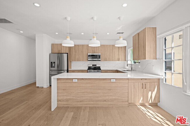 Foto del edificio - 424 N Gardner St