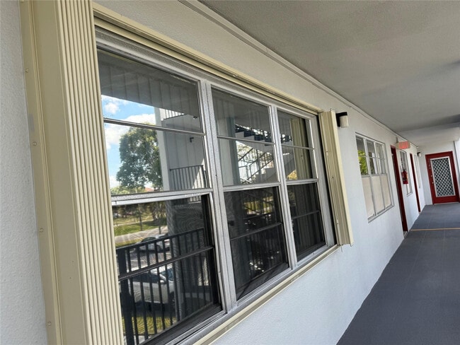 Foto del edificio - 1301 SW 135th Terrace