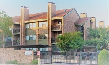 Building Photo - 8888 Tallwood Dr