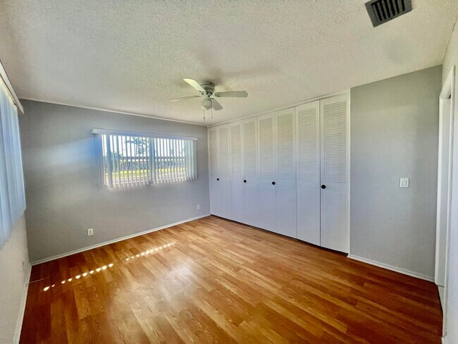 Building Photo - 2708 Emory Dr W