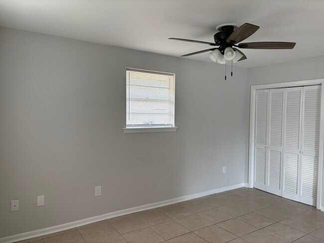 Foto del edificio - 1018 Carrollton Ave